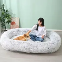StarTech.com XXL-hondenbed voor mensen en huisdieren - Hondenbank - 165 x 100 x 30 cm - Zachte, koraalvacht-stof - Afneembare hoes - Machinewasbaar - Antislip - Lichtgrijs