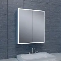 Wiesbaden Spiegelkast Quatro 60x70x13cm Aluminium Geintegreerde LED Verlichting Sensor Lichtschakelaar Stopcontact Glazen Planken