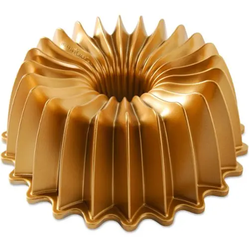 Nordic Ware Paashaas in Mandje Bakvorm